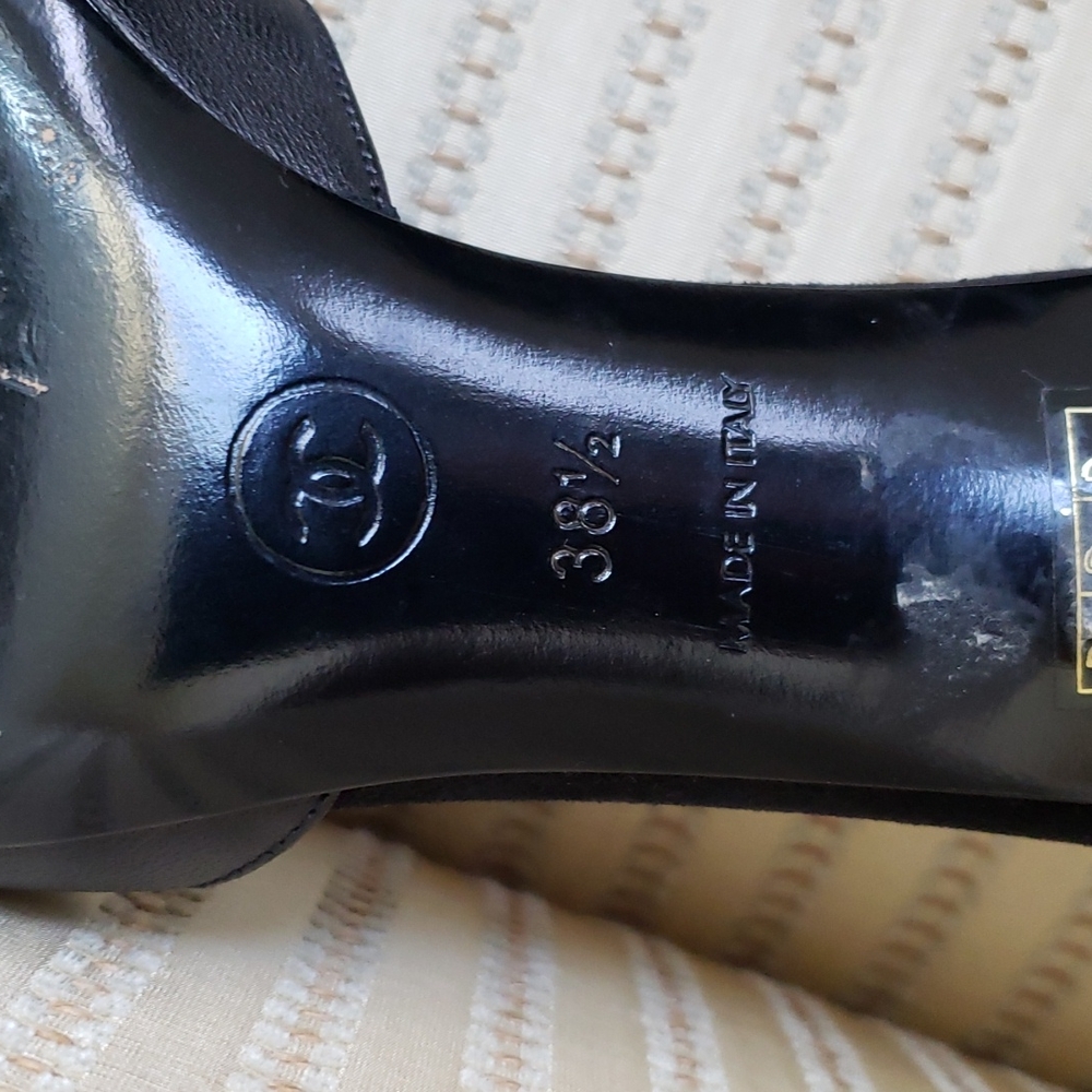 CHANEL CC LOGO FAUX PEARL STRAPS PUMPS - Picture 10 of 11